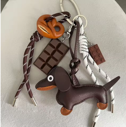 Chaveiros e Acessórios para Bolsas